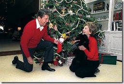 ronald-nancy-reagan-christmas-1984