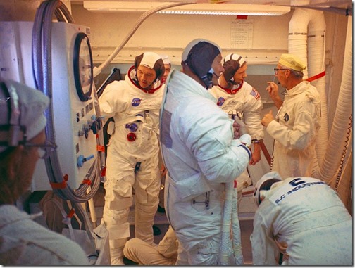 Guenter_Wendt_and_the_Apollo_11_Crew