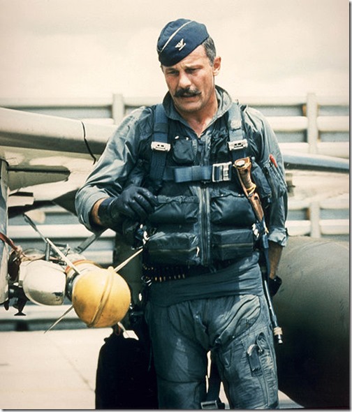 511px-Robin_Olds_during_vietnam_war