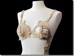 medieval-lingerie-1-537x402