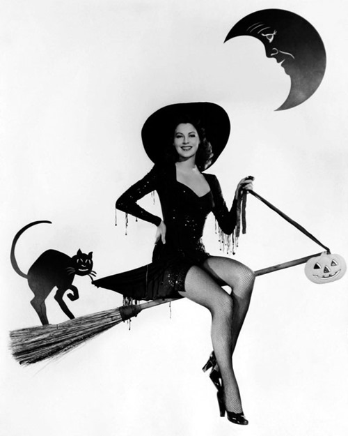 vintage-halloween-pinup-ava-gardner