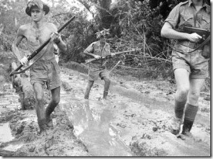 Australian_troops_at_Milne_Bay