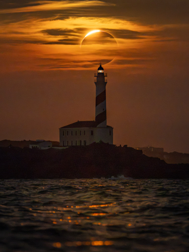 20260816-LightHouseEclipseAlbertDros.jpg