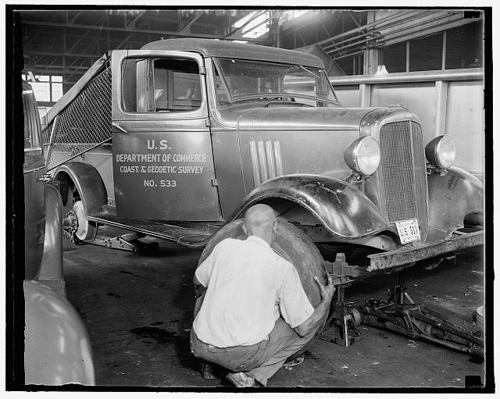 20260907-repairinggovernmenttrucks1937.jpg