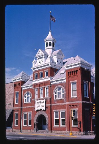 20260922-NewLondonWICityHall1988.jpg