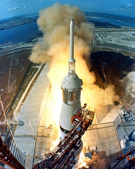 Apollo_11_Launch.jpg