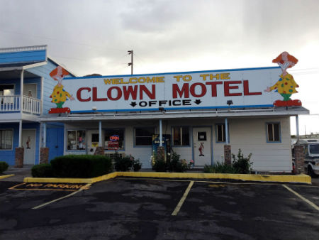 Clown-Motel-2.jpg