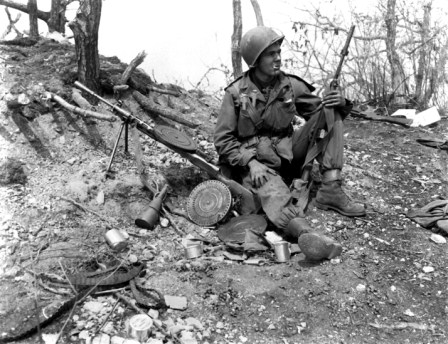 Korean_War_HA-SN-98-07010.jpg