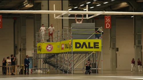 Largest-Paper-Airplane.jpg