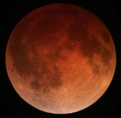 Lunar_eclipse_April_15_2014_California_Alfredo_Garcia_Jr1.jpg