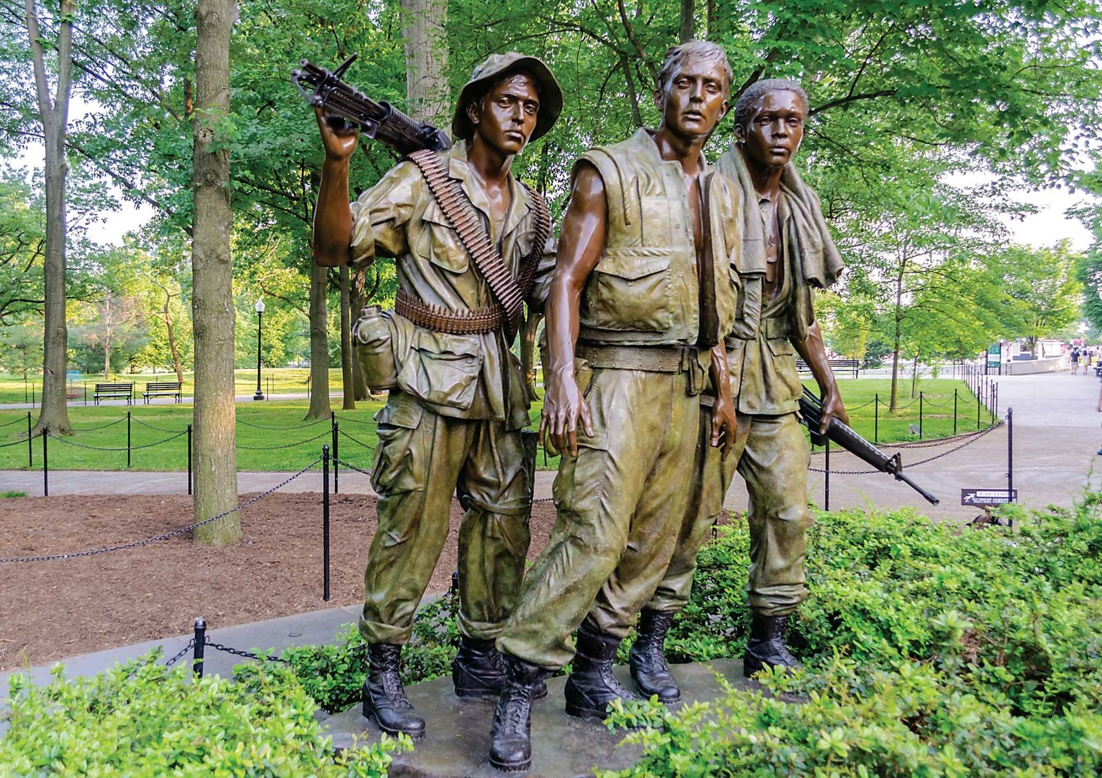 Three-Servicemen-statue-Frederick-Hart-Washington-DC-1712277229.jpg