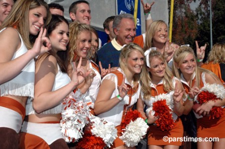 UT-Cheerleaders-2006-university-of-texas-726809_500_332.jpg