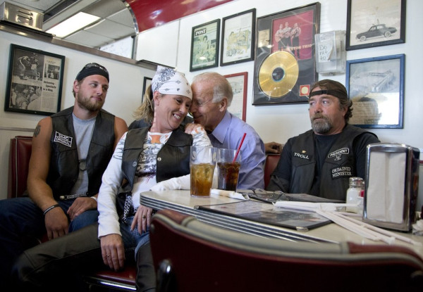 bidenbikers.jpg