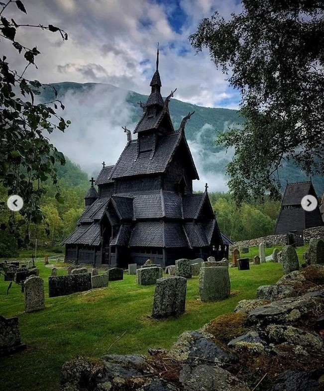 borgund12thcenturyvikingchurch.jpg