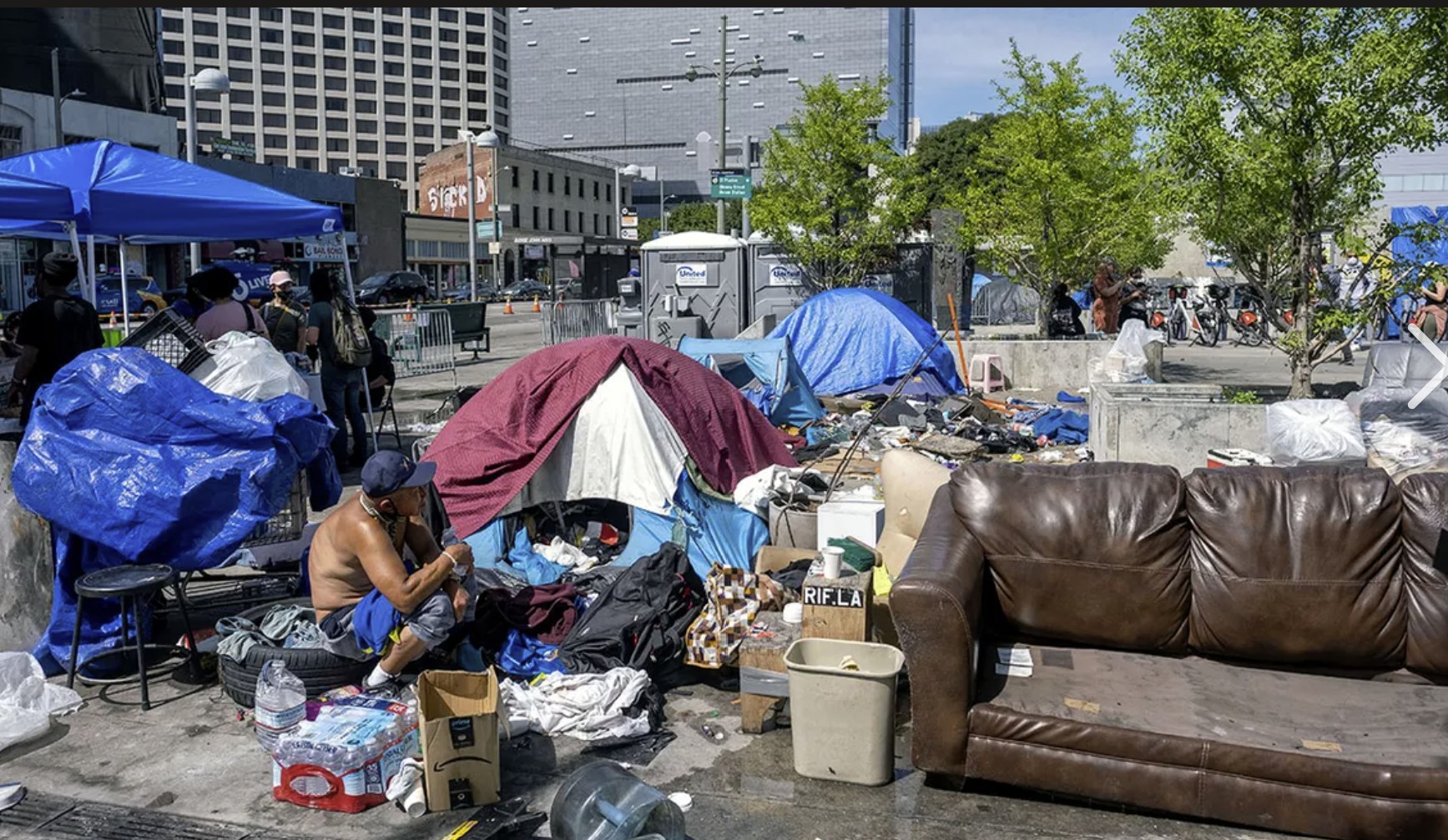 californiahomelesscampgetsab.jpg