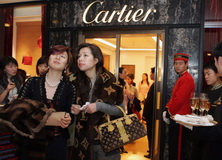 china-super-rich-cartier.jpg