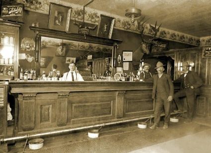 club-old-saloon2.jpg