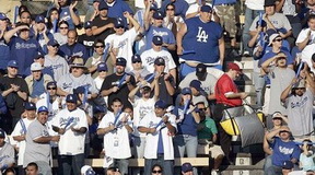 dodger-fans-25788729.jpg