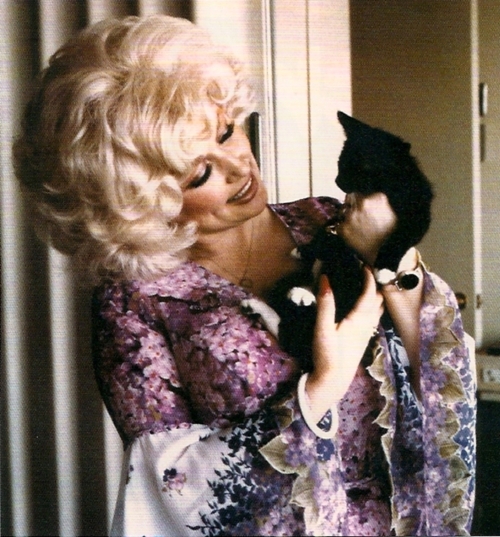 dolly_and_kitteh.jpg