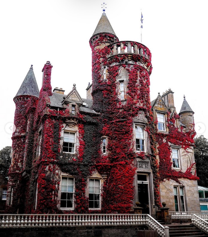 edinburghbuildingiangblack.jpg