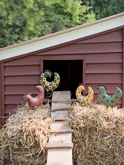 funky-chickens-metal-garden-art.jpg