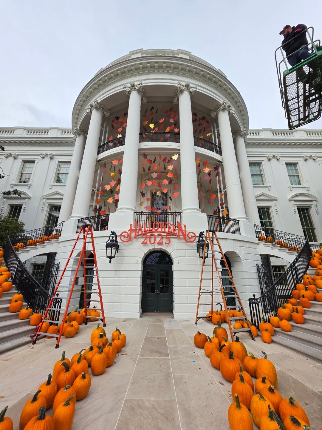 halloweenatwhitehouse.jpg