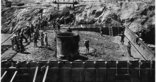 hoover-dam-placing-concrete-in-a-block-rr.jpg