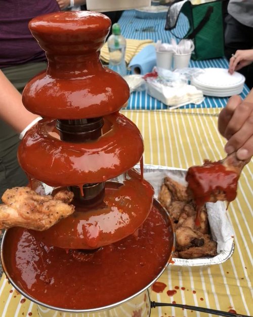 hotsaucefountain.jpg