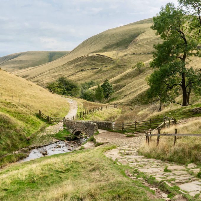 jacobsladderpeakdistrict.jpg