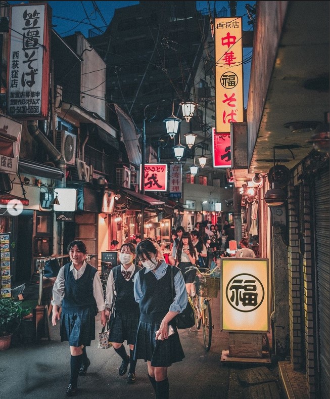 japanatnightstreet.jpg