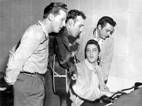 jerry_lee_carl_perkins_elvis_johnny_cash_tumblr_lq55xk397Y1qearaqo1_r1_500.jpg