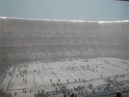 large_stadium_snow1216.jpg