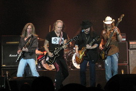 lynyrdskynyrd13.jpg