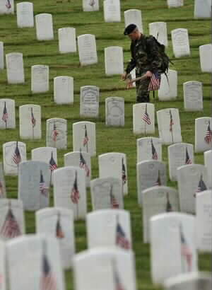 memorial-day-flags-in-2004-010.jpg