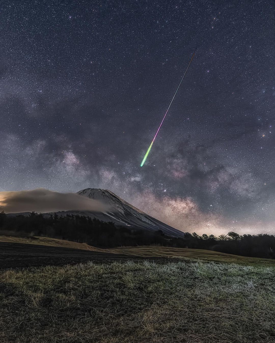 meteoroverfuji.jpg