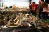 model-train-set-g04-500x333.jpg