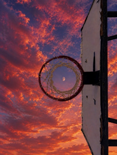 moonthroughhoopalbergogh.jpg
