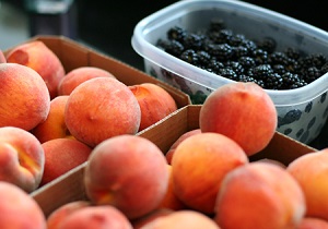 peachesblackberries.jpg