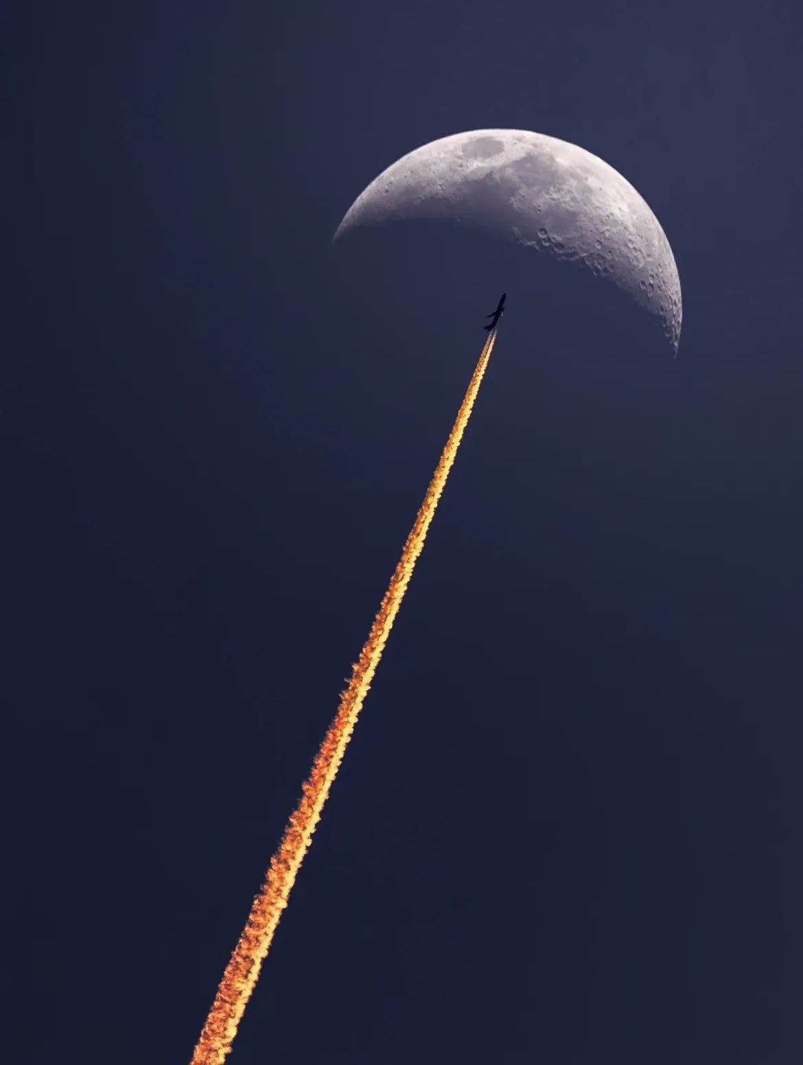 planemoon.jpg