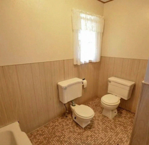 real-estate-agent-worst-home-designs-photos-24-5d43e6c4bae15__880.jpg