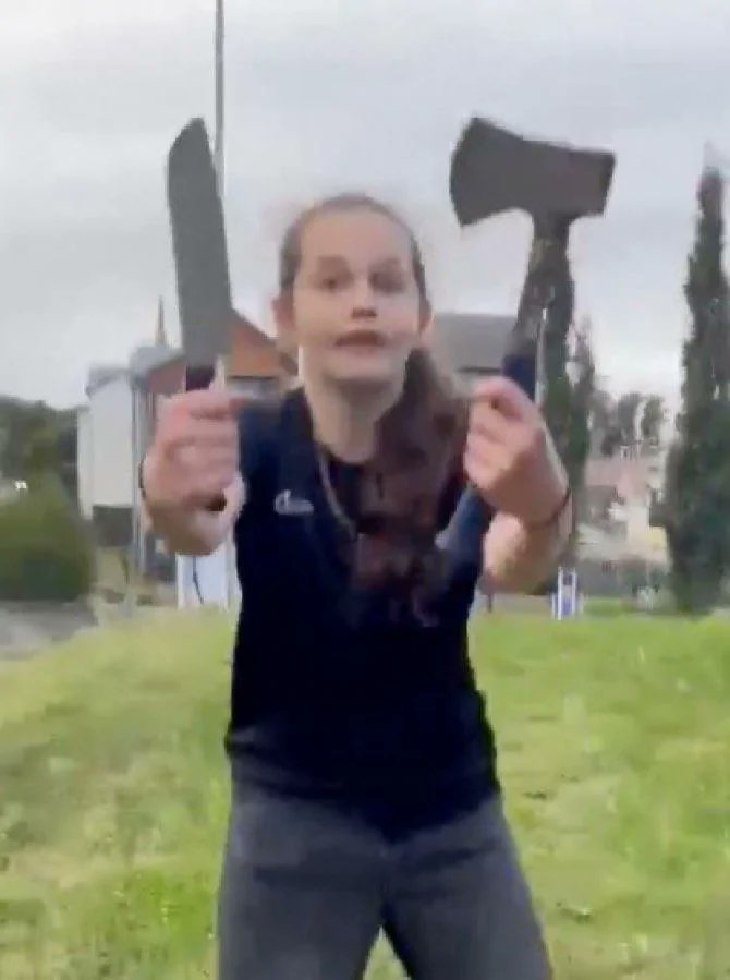 scottishgirlax.jpg