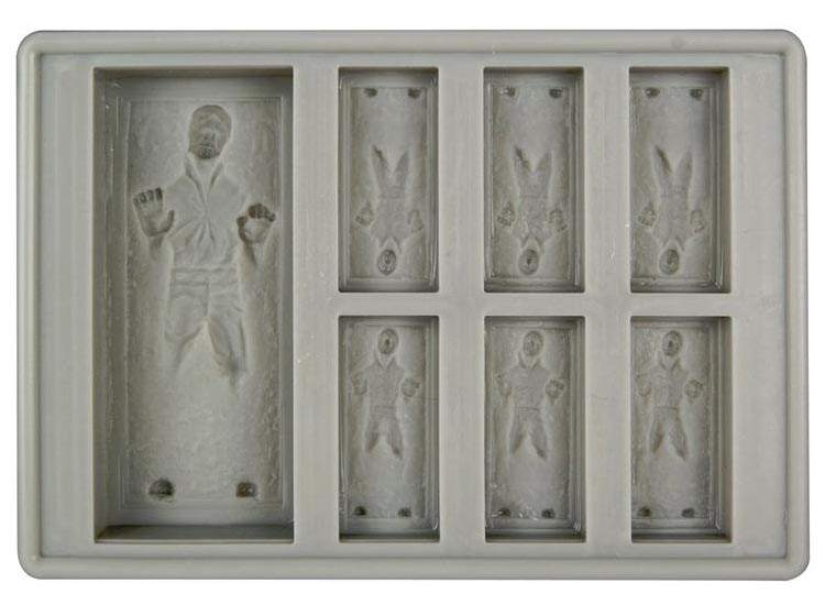 star_wars_ice_cube_tray_for_r2_d2_and_han_solo_in_carbonite_2.jpg