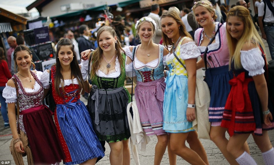 20191012 dress pr0n oktoberfest.jpg